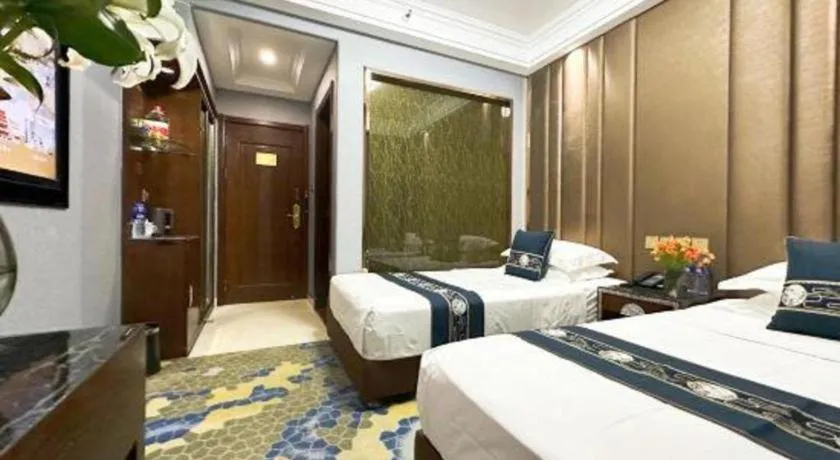 Bed in Dunhuang Dunhe Hotel