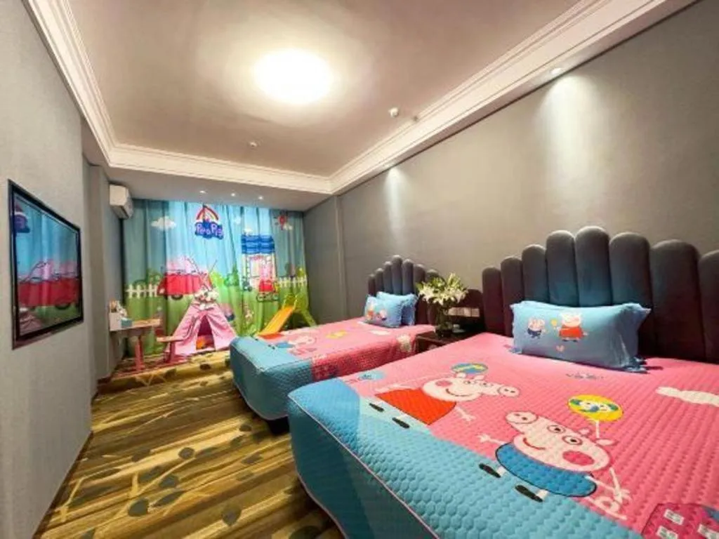 Bed in Dunhuang Dunhe Hotel