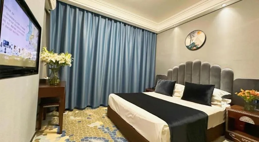 Bed in Dunhuang Dunhe Hotel