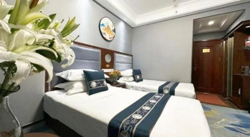 Bed in Dunhuang Dunhe Hotel