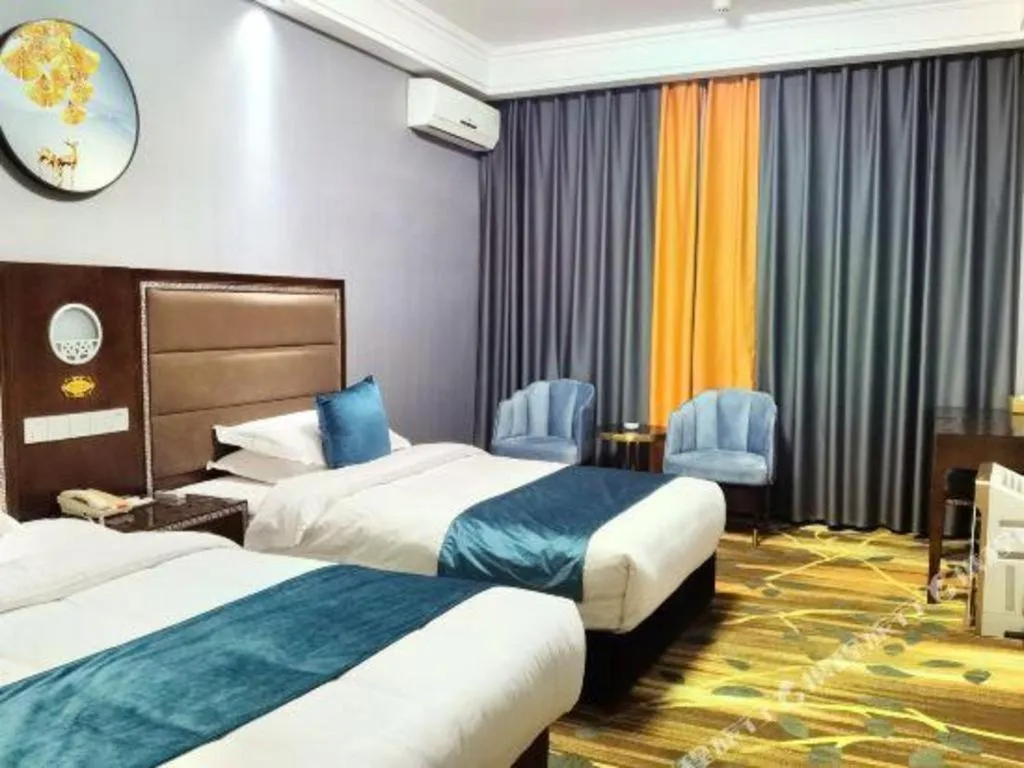 Bed in Dunhuang Dunhe Hotel