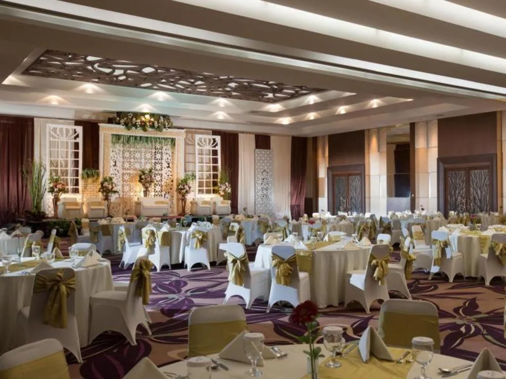 Hotel Santika Premiere Kota Harapan Indah