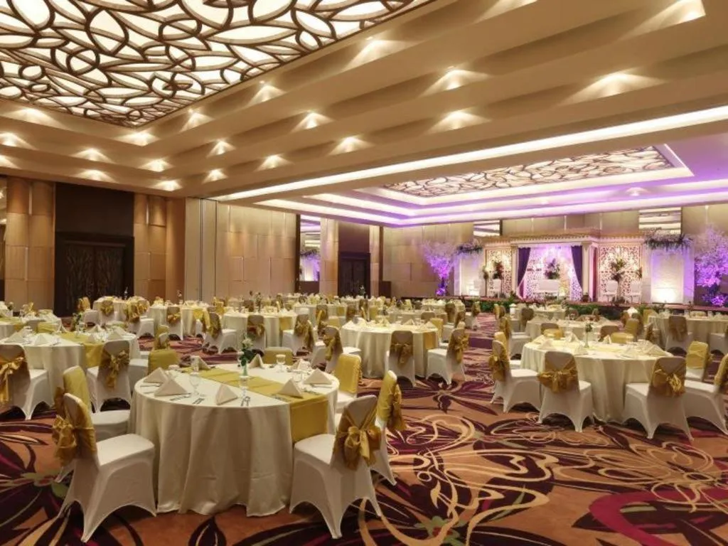 Hotel Santika Premiere Kota Harapan Indah