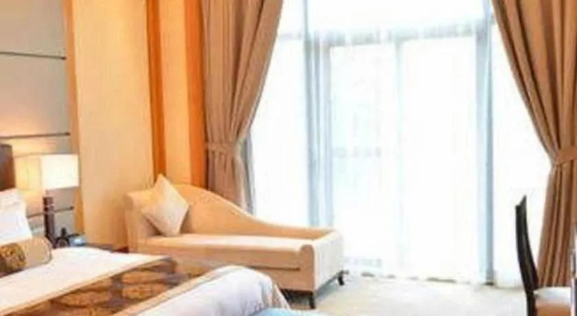 Bed in Dongguan Yingbin Hotel