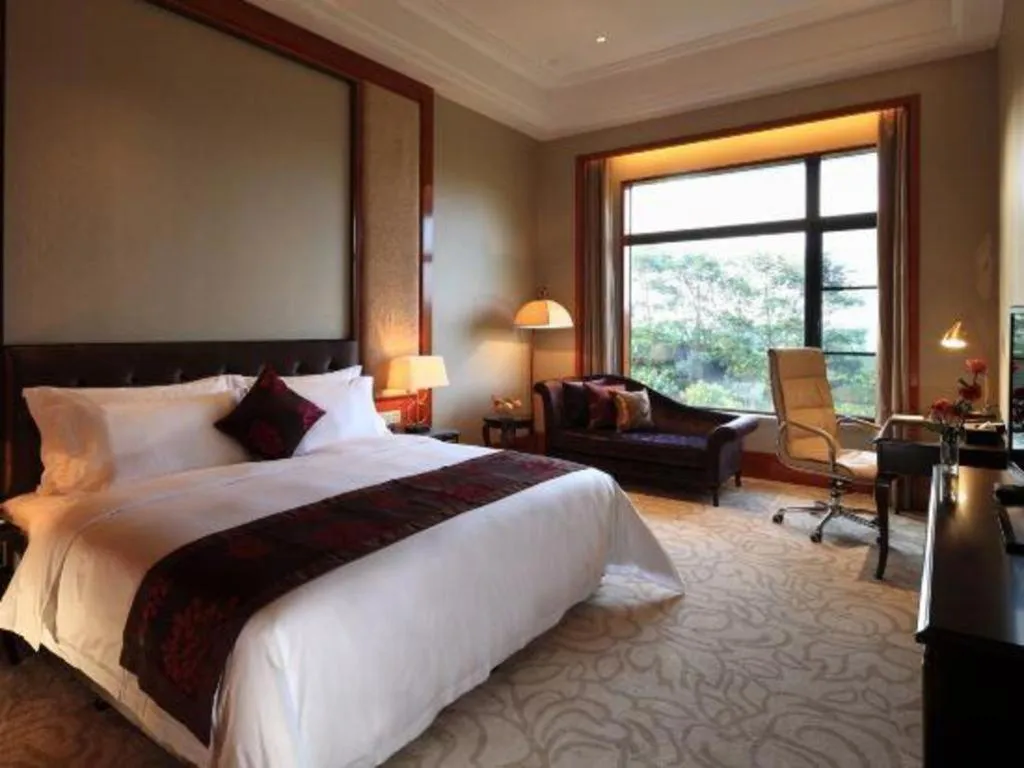 Bed in Dongguan Yingbin Hotel