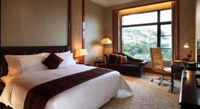 Bed in Dongguan Yingbin Hotel