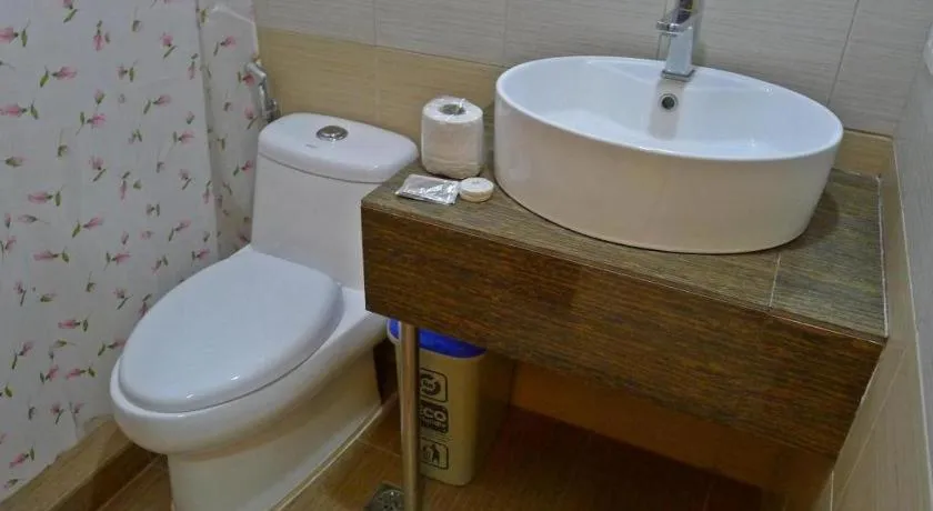 Rovic's Tourist Hotel