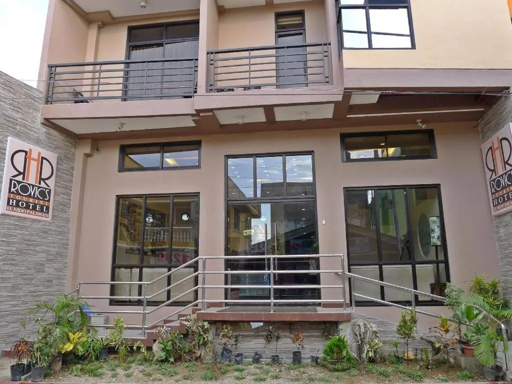 Rovic's Tourist Hotel