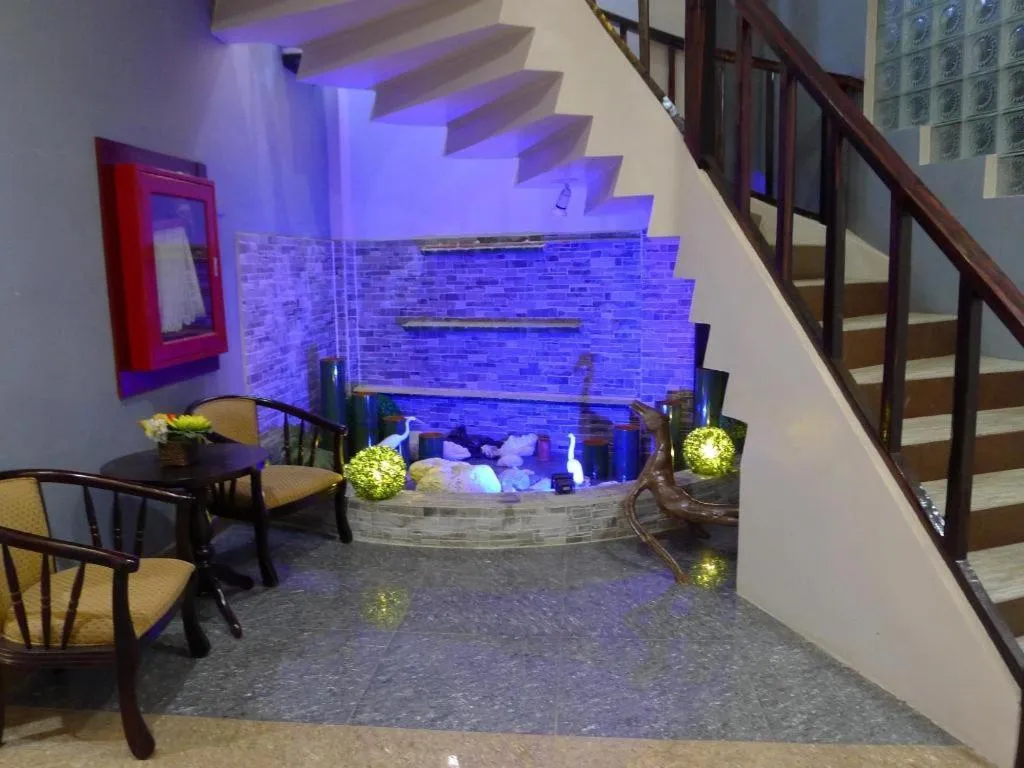 Rovic's Tourist Hotel