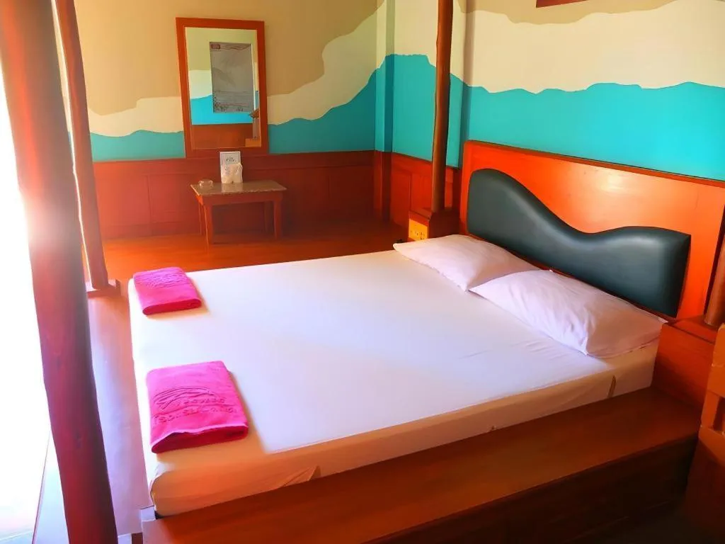 Bed in Picnic Sriracha Hotel