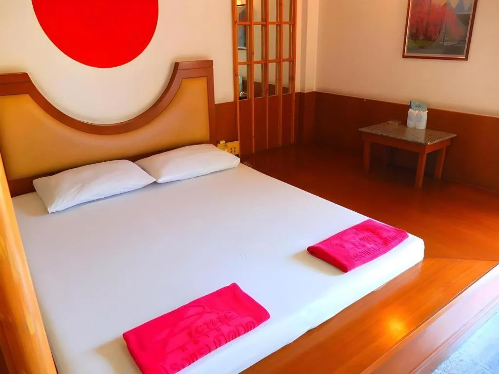 Bed in Picnic Sriracha Hotel