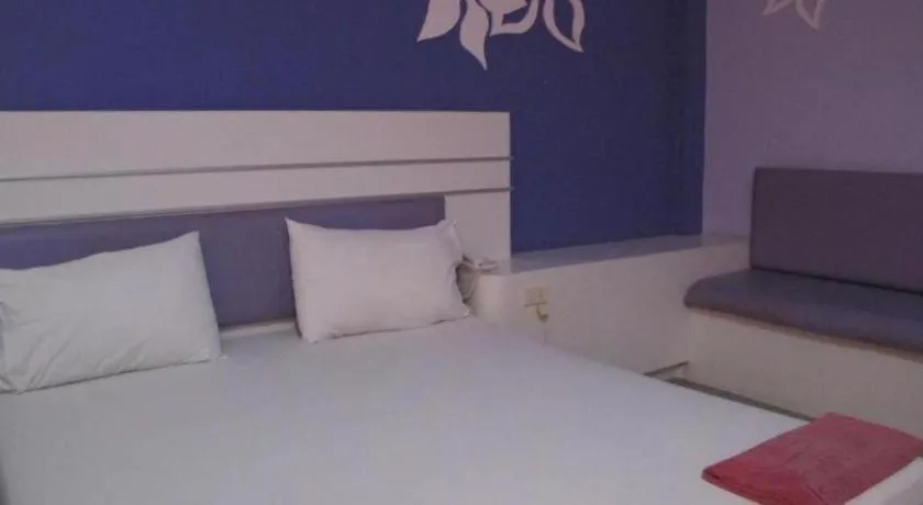 Bed in Picnic Sriracha Hotel