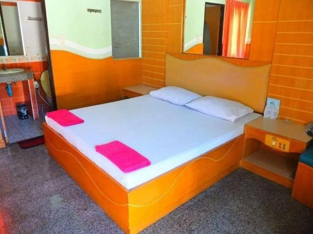 Bed in Picnic Sriracha Hotel