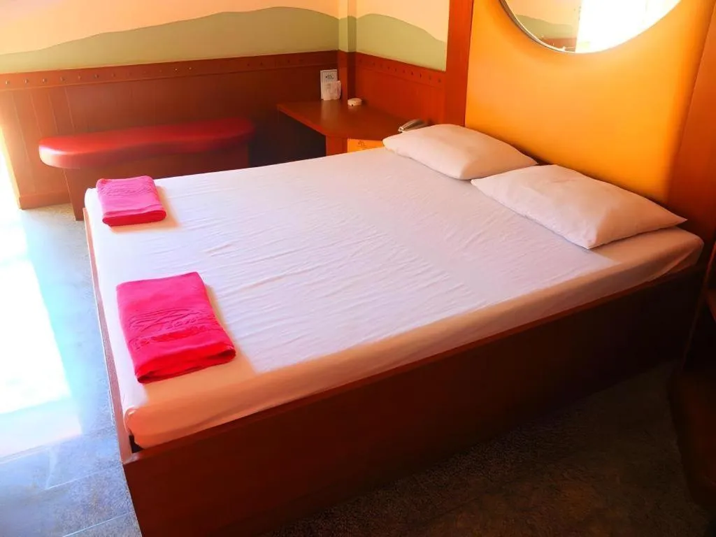 Bed in Picnic Sriracha Hotel