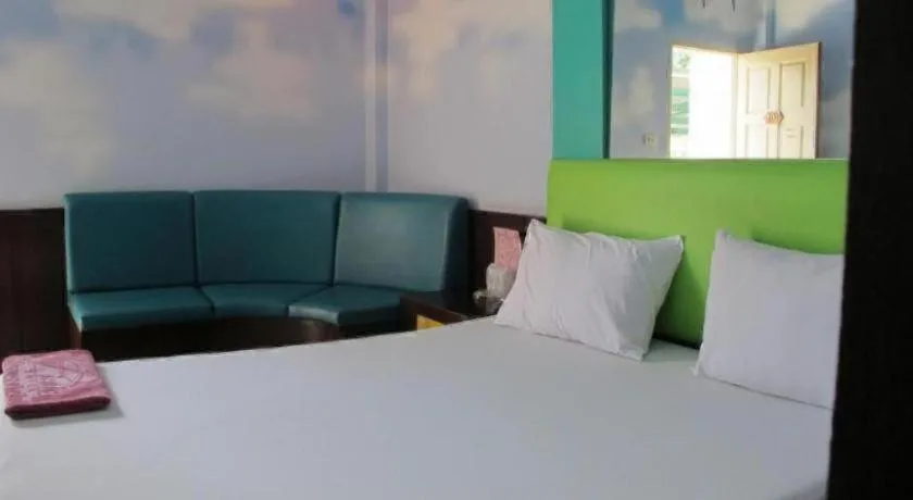 Bed in Picnic Sriracha Hotel