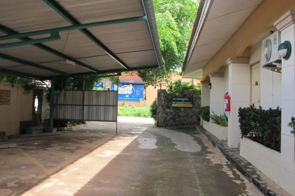 Picnic Sriracha Hotel