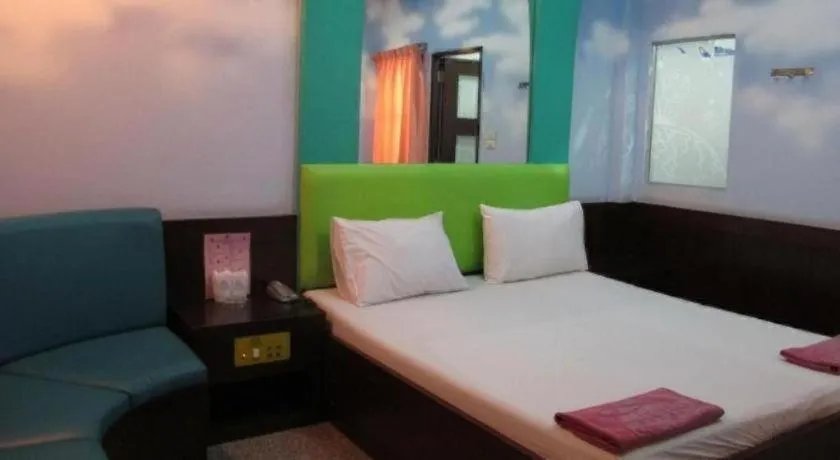 Bed in Picnic Sriracha Hotel