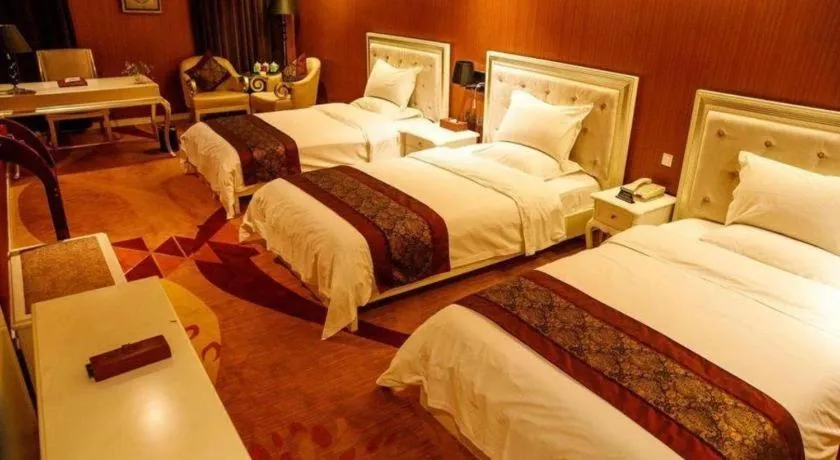 Bed in Metropark Hotel