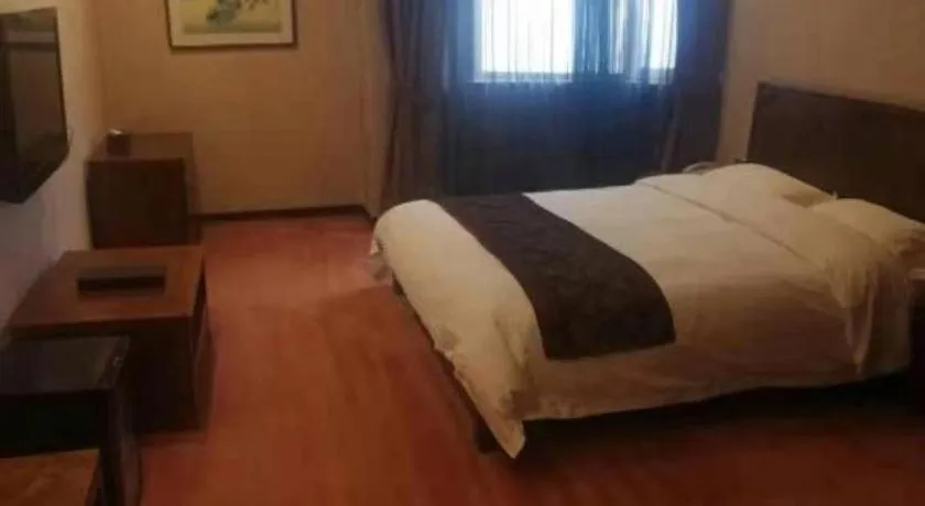 Bed in Metropark Hotel