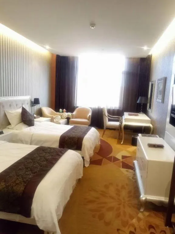 Bed in Metropark Hotel