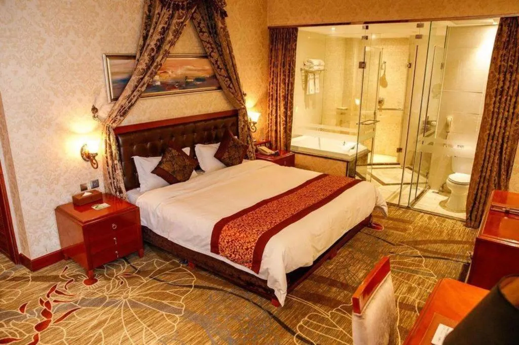 Bed in Metropark Hotel