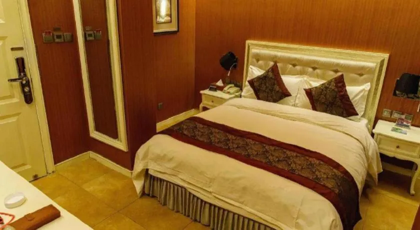 Bed in Metropark Hotel