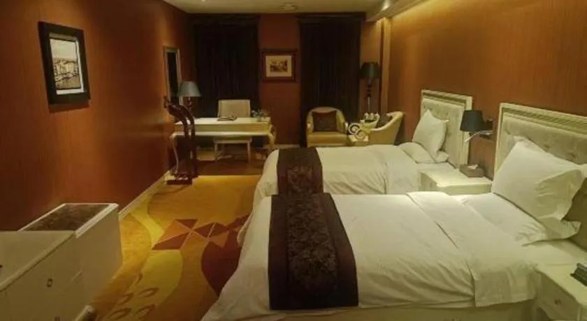 Bed in Metropark Hotel