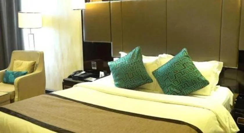 Bed in Pacific Regency Hotel Shenyang