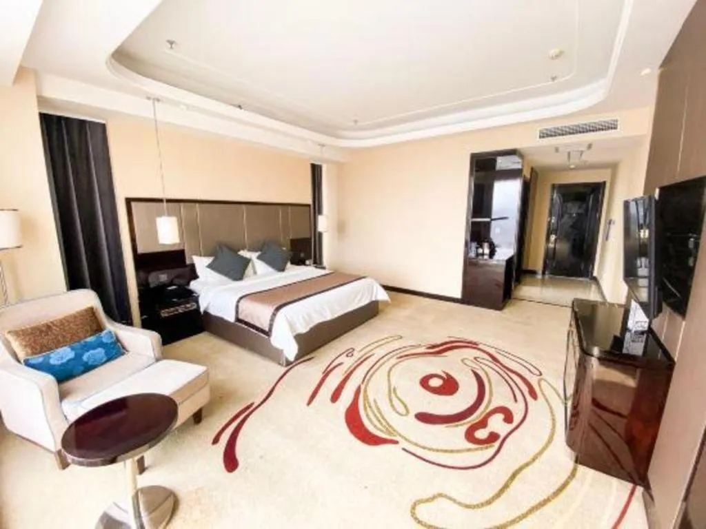 Bed in Pacific Regency Hotel Shenyang