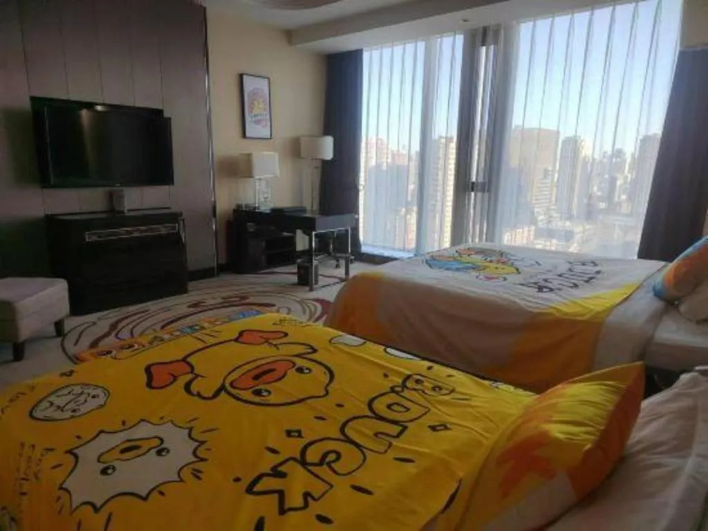 Bed in Pacific Regency Hotel Shenyang