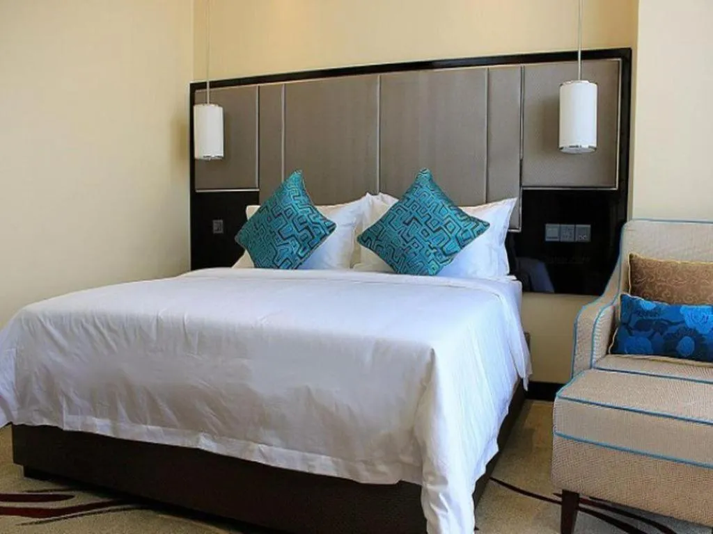 Bed in Pacific Regency Hotel Shenyang