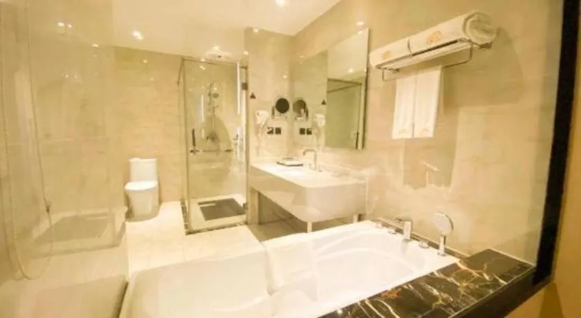 Bed in Pacific Regency Hotel Shenyang