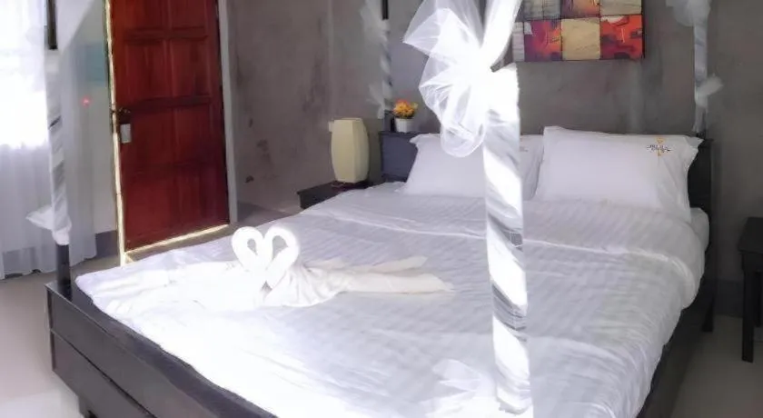 Bed in The Key Hotel