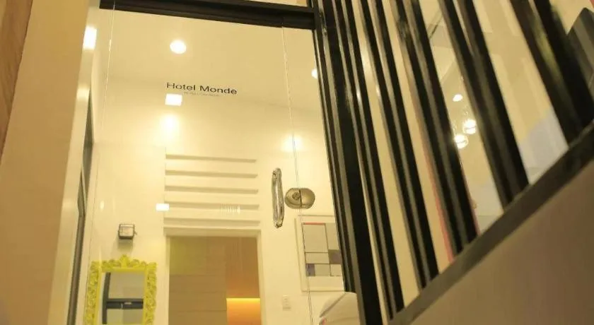 Hotel Monde