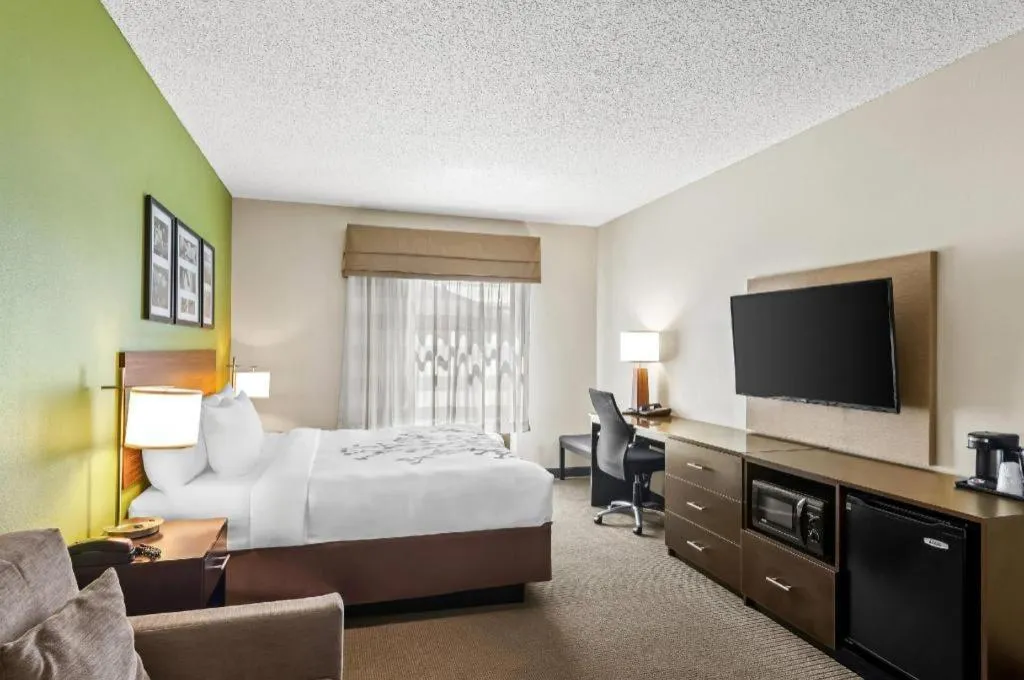 Bed in Sleep Inn & Suites Dripping Springs - Austin Area