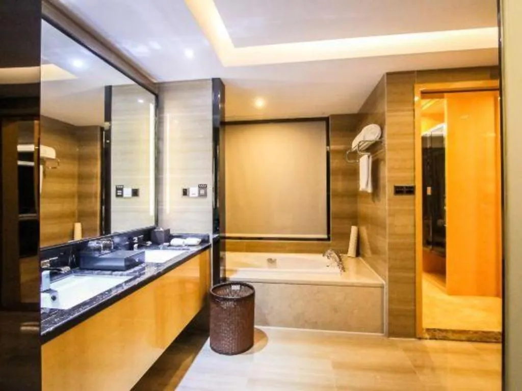 Golden Phoenix International Hotel