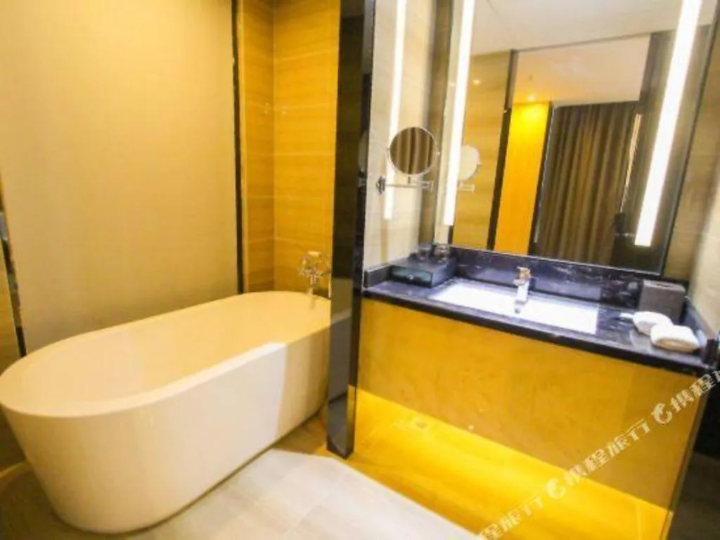 Golden Phoenix International Hotel