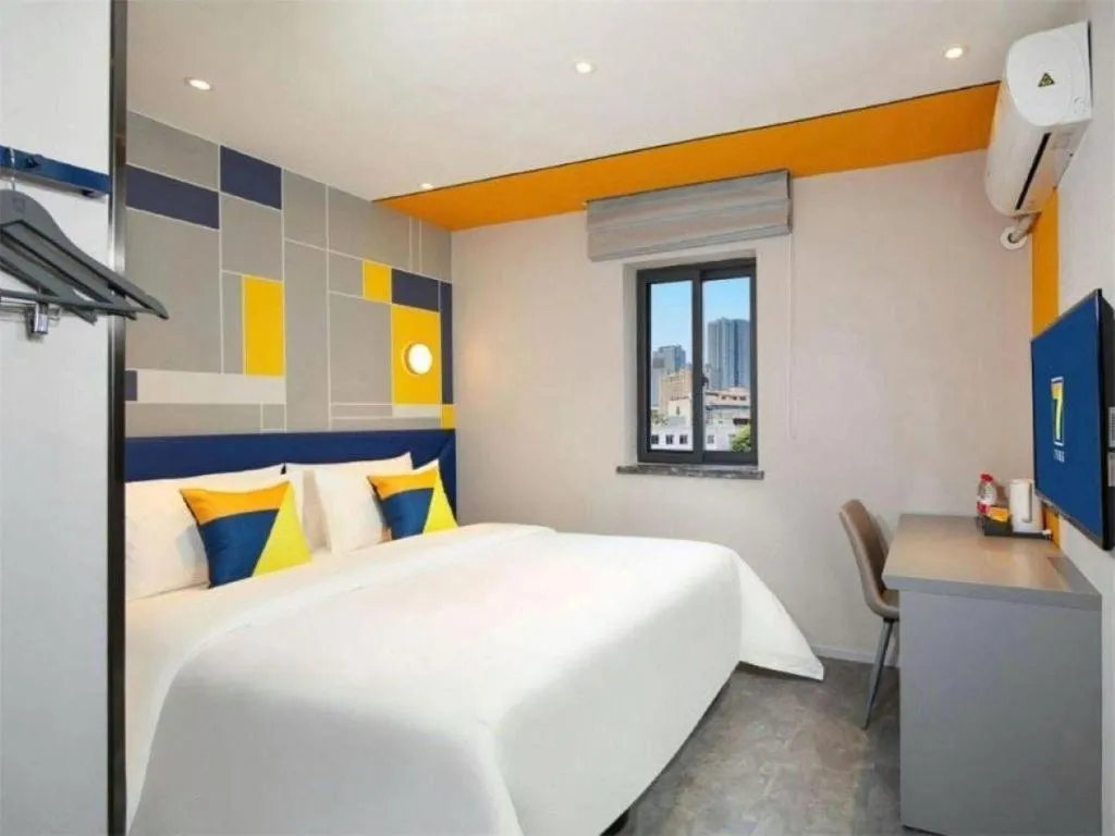 Bed in 7 Days Inn Beijing Tongzhou Universal Studio Linheli Metro Station