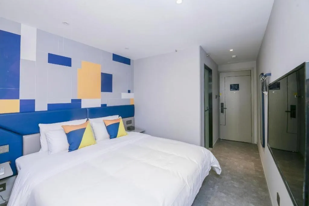 Bed in 7 Days Inn Beijing Tongzhou Universal Studio Linheli Metro Station