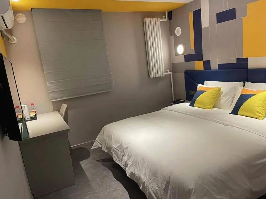 Bed in 7 Days Inn Beijing Tongzhou Universal Studio Linheli Metro Station