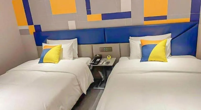 Bed in 7 Days Inn Beijing Tongzhou Universal Studio Linheli Metro Station