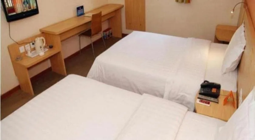 Bed in 7 Days Inn Beijing Tongzhou Universal Studio Linheli Metro Station