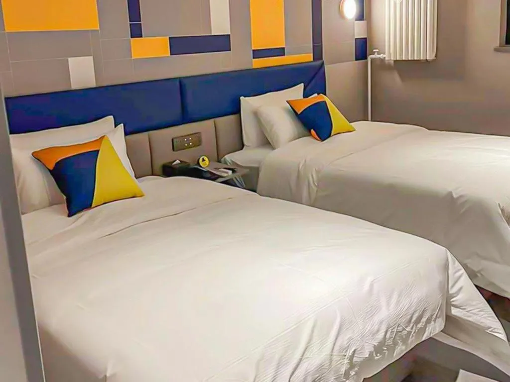 Bed in 7 Days Inn Beijing Tongzhou Universal Studio Linheli Metro Station