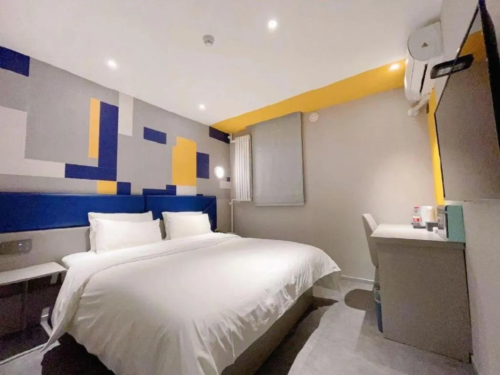 Bed in 7 Days Inn Beijing Tongzhou Universal Studio Linheli Metro Station