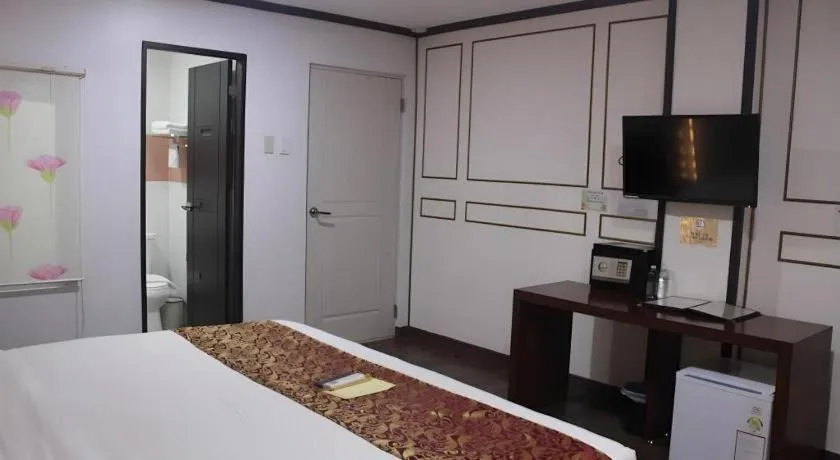 Bed in Horizon Hotel