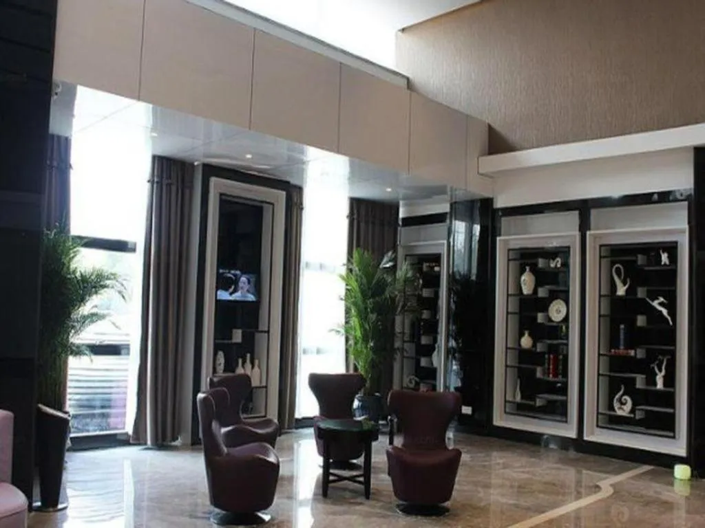 Lavande Hotel Wuhan Wujia Mountain Branch