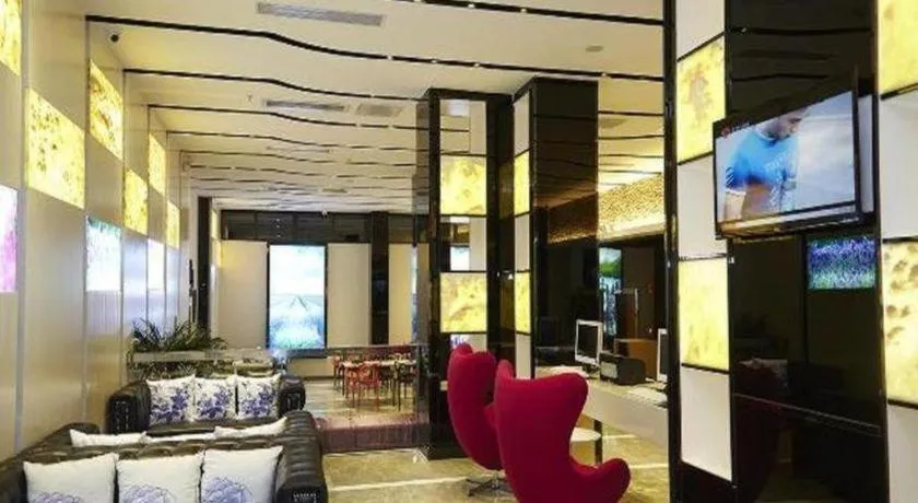 Lavande Hotel Wuhan Wujia Mountain Branch