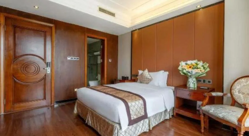 Bed in Auspicious Hotel