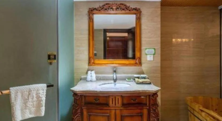 Fuzhou Chuanjie Hotspring and Golf Club Hotel