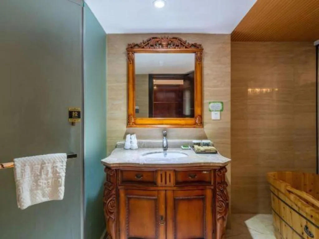 Fuzhou Chuanjie Hotspring and Golf Club Hotel